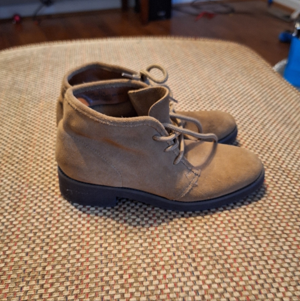 Maine Woods Women's Tan Lace Up Suede Ankle Boots - Picture 2 of 15